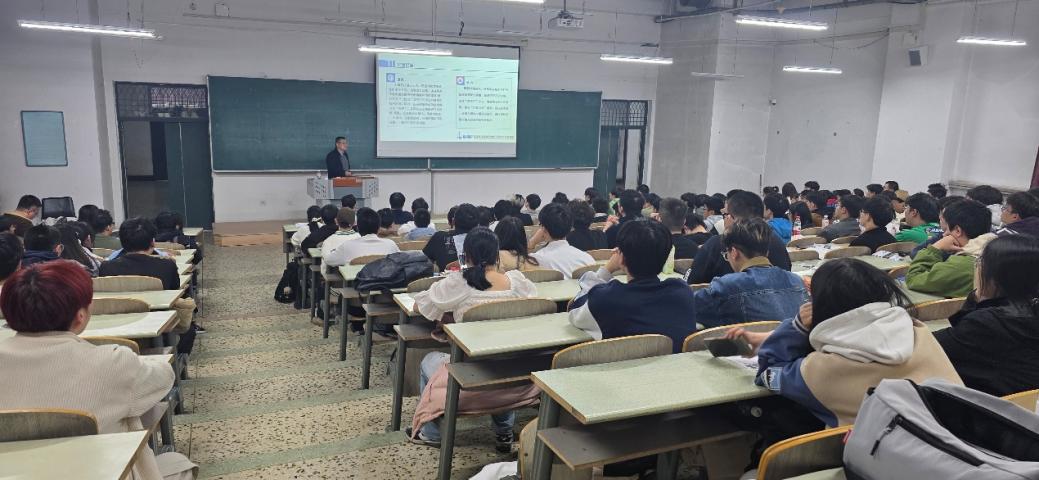 先进电气装备制造产业学院举办“中国线缆行业发展趋势与技术创新”企业专家讲座 ——员工张涛分享行业洞见，启迪产业学院学子