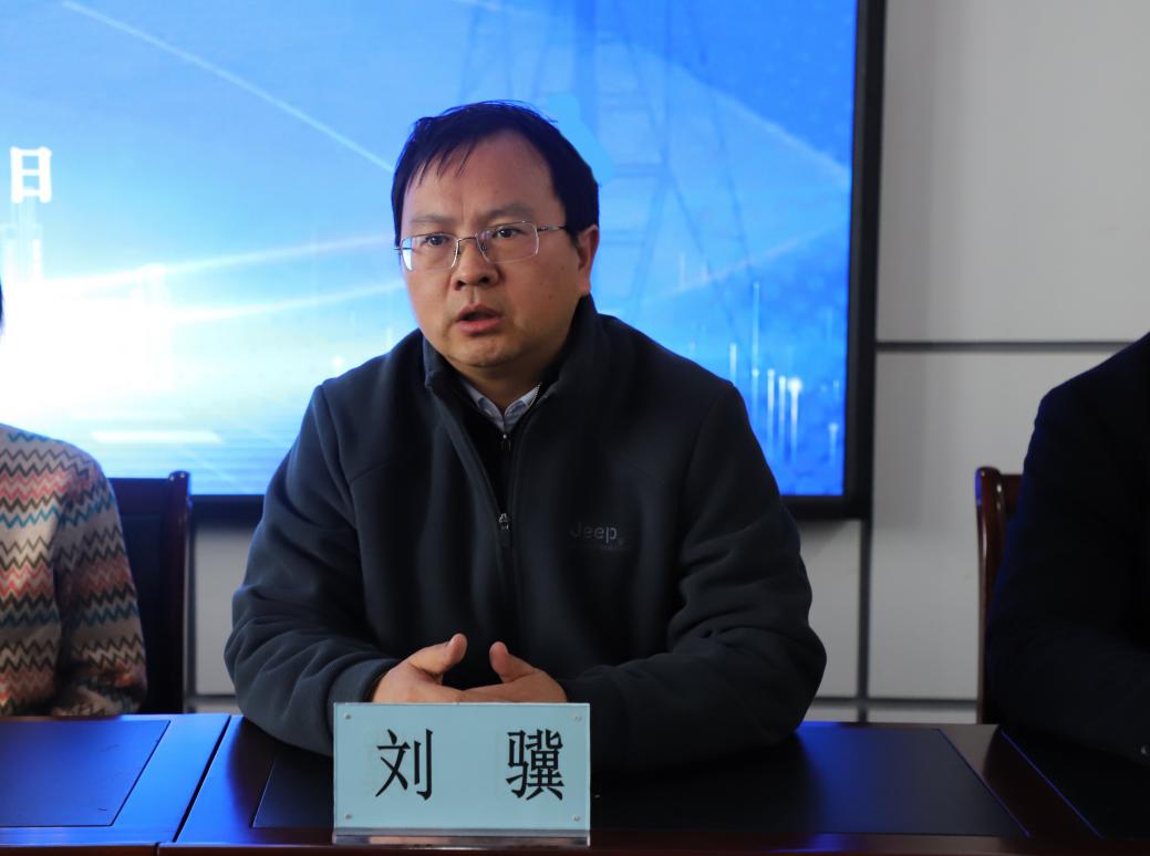 【迎评进行时】云顶国际8588yd召开青年教师公司产品能力提升座谈会